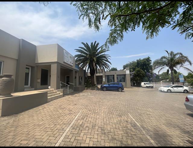 730M² RETAIL FOR SALE IN LYTTELTON MANOR